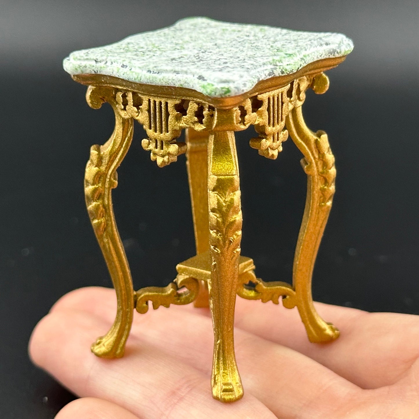 Carved and gilt-wood exquisite tall end table stand Victorian period for dollhouse miniature 1:12 gold details Y3553