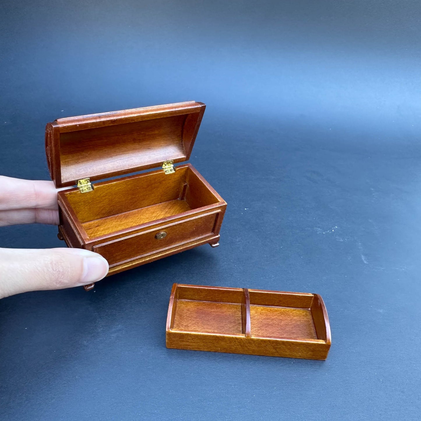 Humpback Chest dollhouse miniature 1" scale walnut wood Y3992 WN
