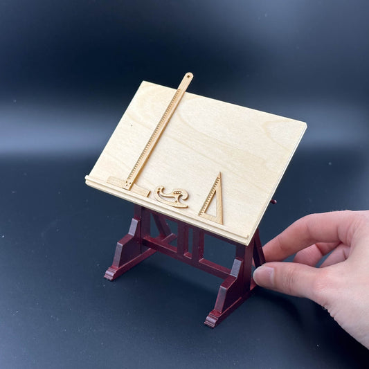 Architekten-Zeichentisch aus Holz mit Linealen 1:12 Puppenhaus Miniatur Ingenieur Designer