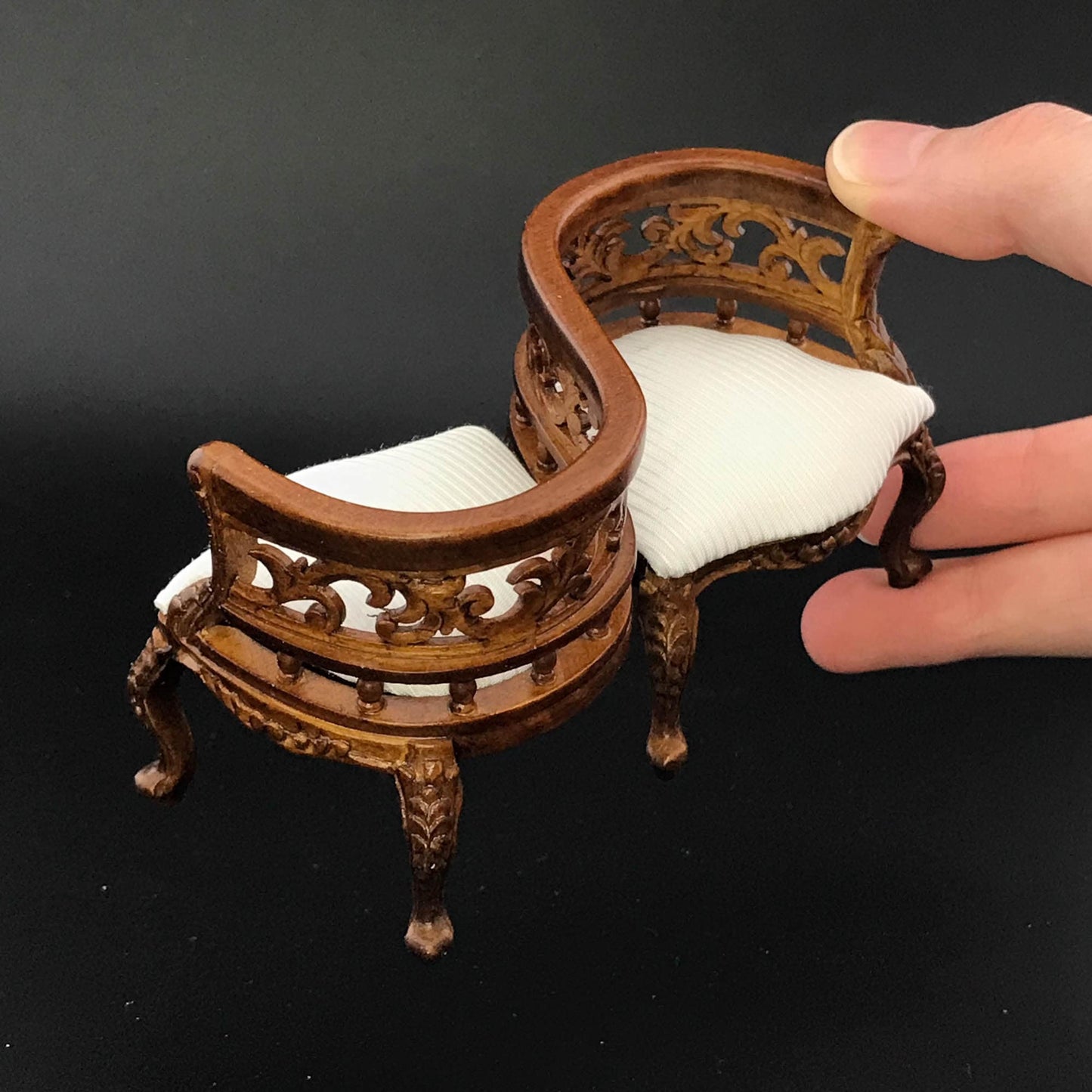 Victorian Tête-à-tête Bench Conversation courting bench, kissing bench love chair for 1:12 scale Miniature Furniture chair 6788 WN