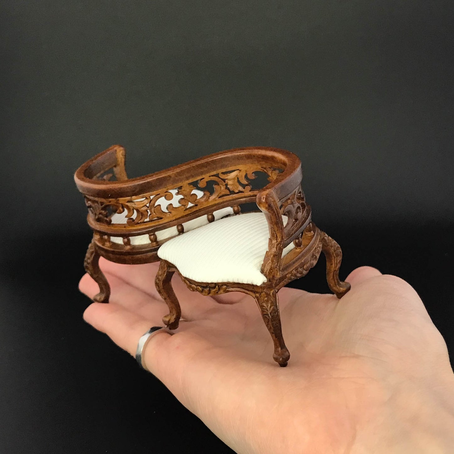 Victorian Tête-à-tête Bench Conversation courting bench, kissing bench love chair for 1:12 scale Miniature Furniture chair 6788 WN