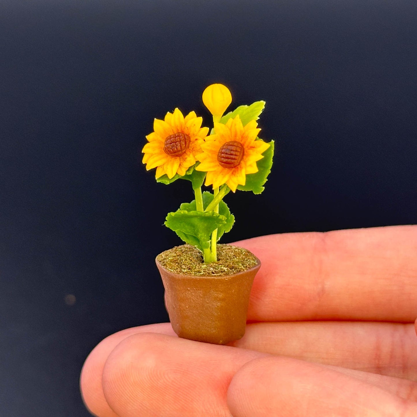 Handmade flowers plant in Terracotta Pot Dollhouse Miniatures 1:12 scale plants flower garden bloom