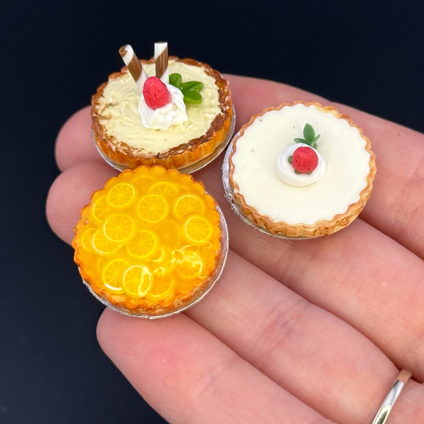 Handmade Pie cake in 1:12 scale for dollhouse miniature polymer clay