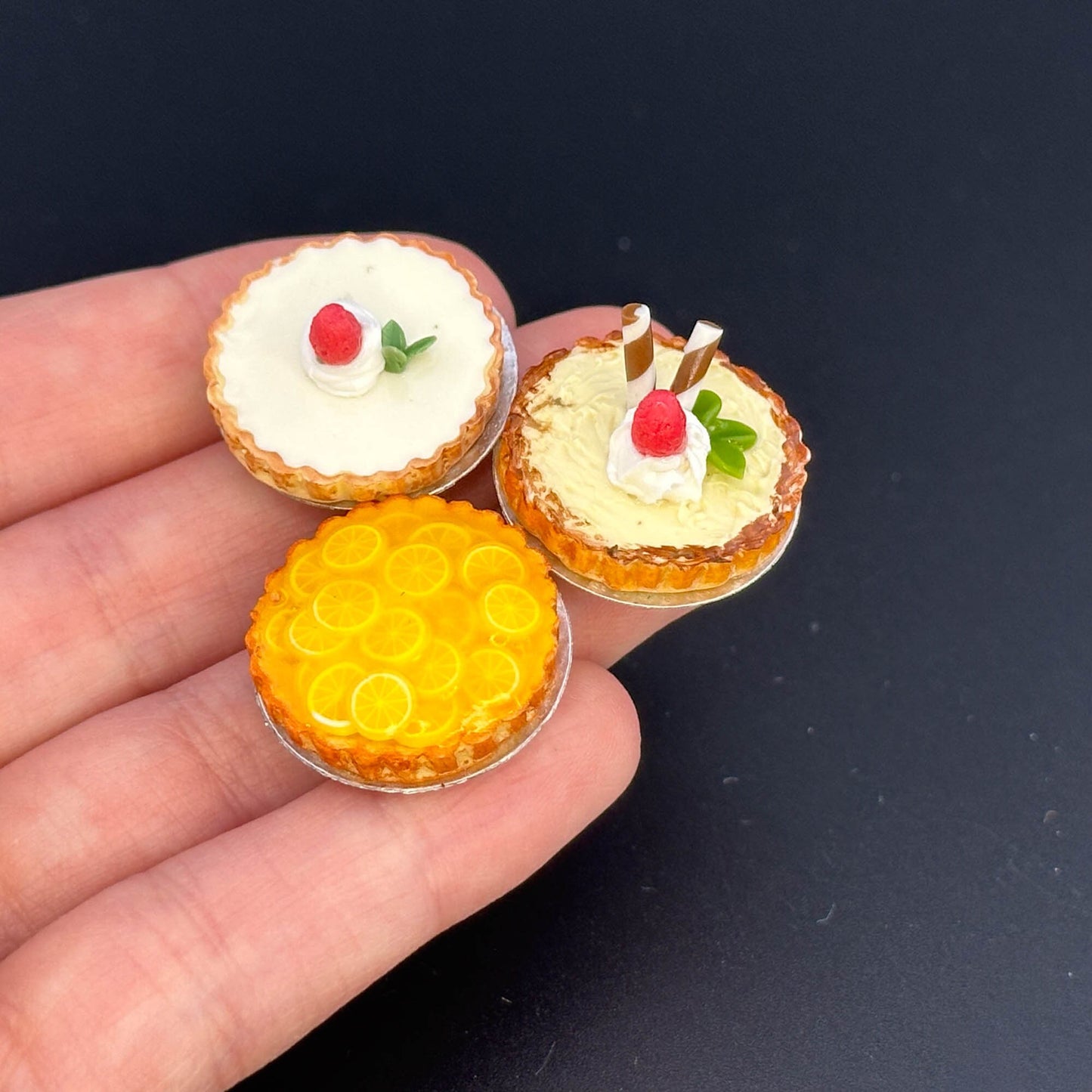 Handmade Pie cake in 1:12 scale for dollhouse miniature polymer clay