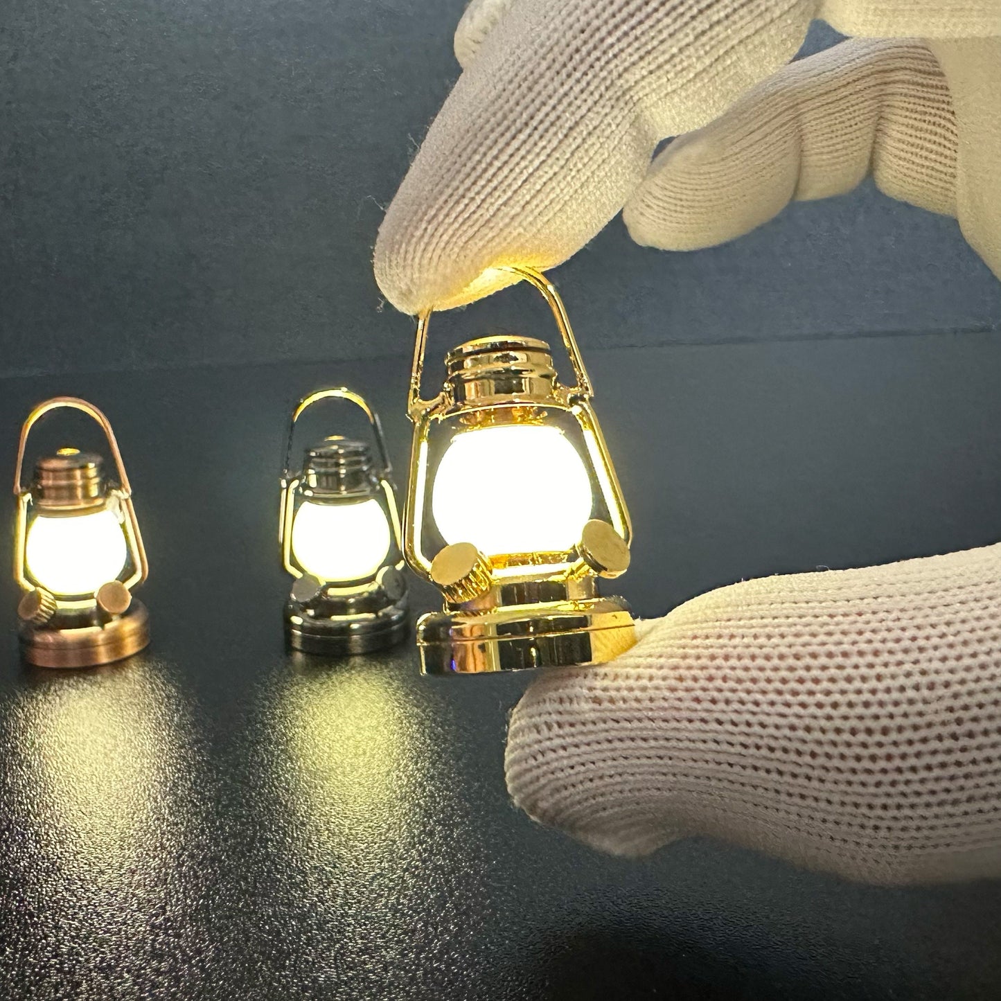 Lanterne à huile miniature sans contact avec baguette 1:12 LED pour maison de poupée, sans contact, sans interrupteur, bâton magique féerique