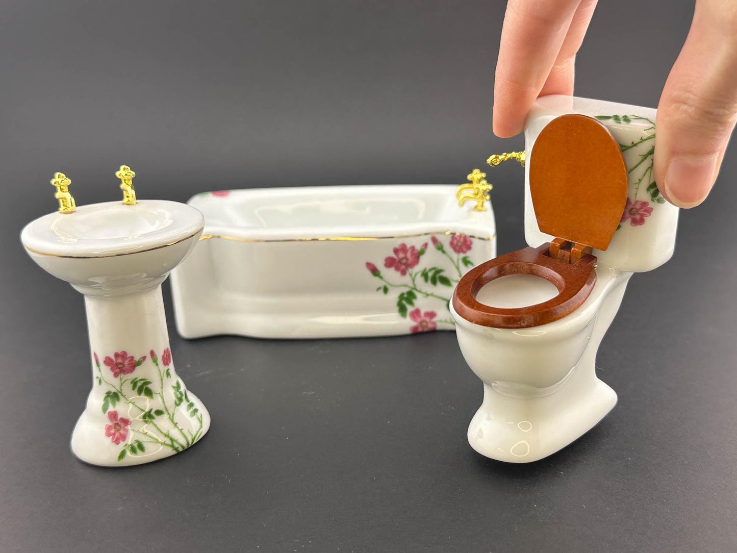 Dollhouse miniature White porcelain Floral Bathroom Set/3pcs in 1:12 scale Bathtub, Sink, and Toilet