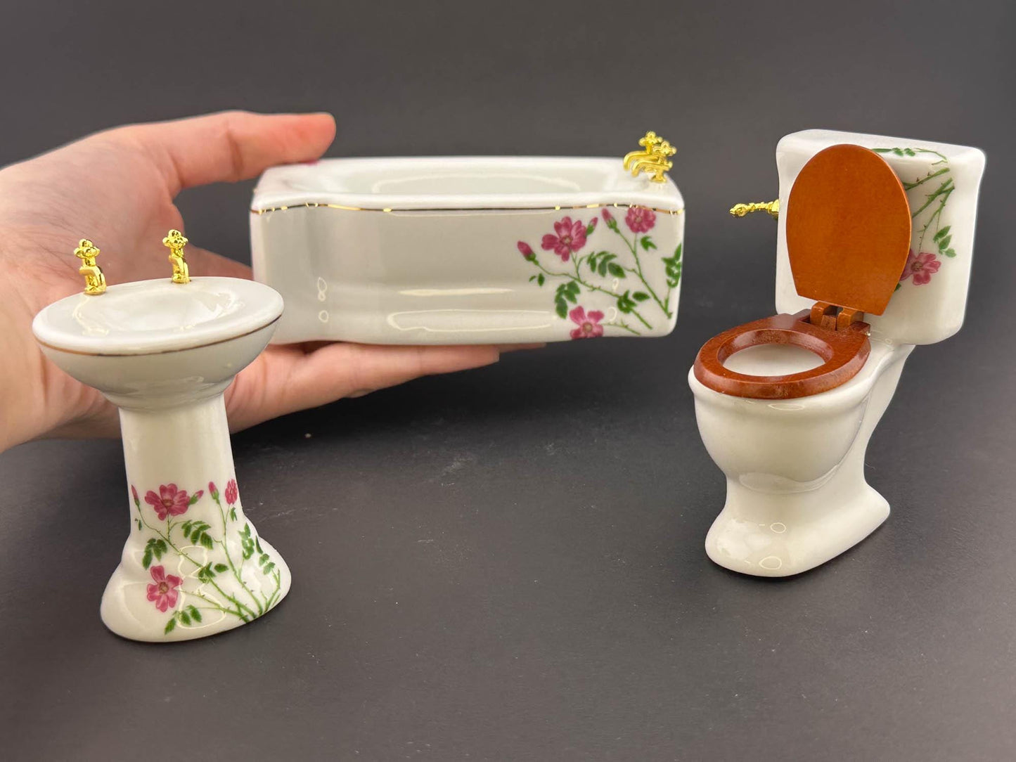 Dollhouse miniature White porcelain Floral Bathroom Set/3pcs in 1:12 scale Bathtub, Sink, and Toilet