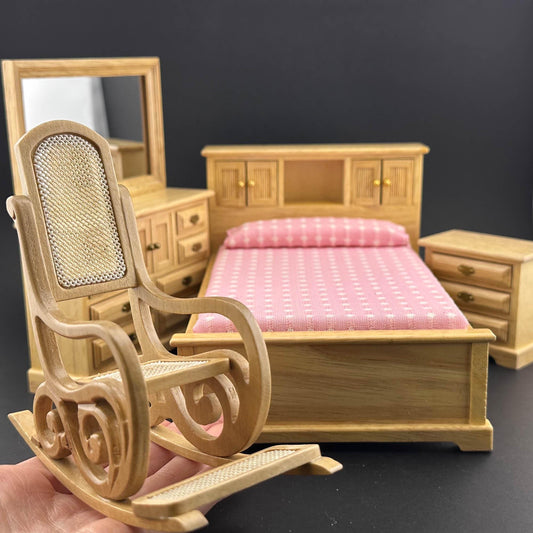 Ensemble de chambre à coucher miniature économique 4 pièces lit chaise à bascule commode table de chevet pour maisons de poupées miniatures à l'échelle 1:12 en bois de chêne
