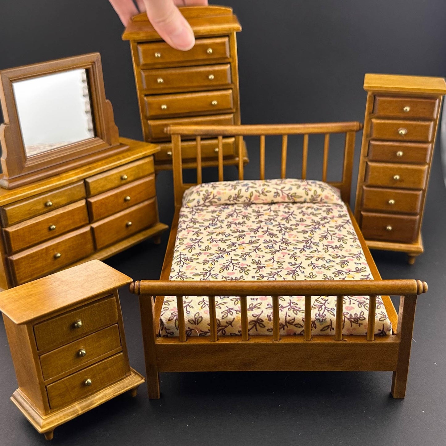 Miniature bedroom suite Economy Set 6pcs ber dresser bedstand mirror for 1:12 scale dollhouses miniature walnut wood