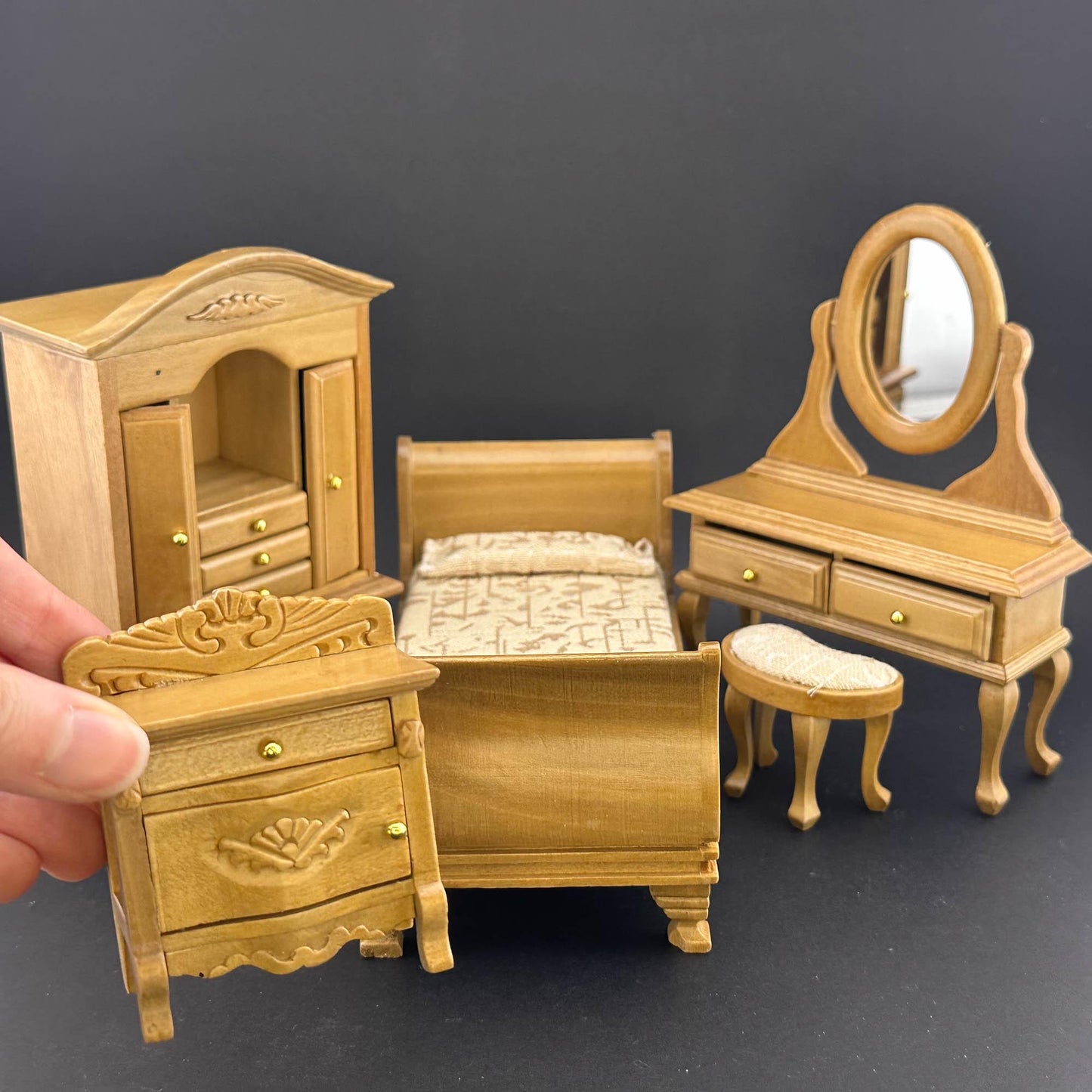 Victorian Miniature bedroom child Girl suite Economy Set 5pcs bed dresser bedstand mirror wardrobe 1:12 scale dollhouses miniature oak wood
