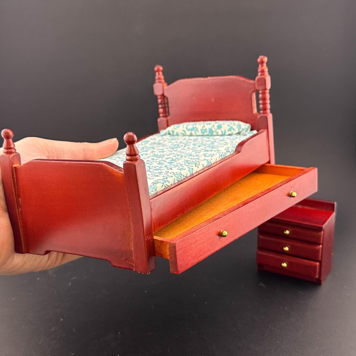 Victorian Miniature bedroom suite Economy 4pcs bed dresser bedstand mirror wardrobe 1:12 scale dollhouses miniature Mahogany wood