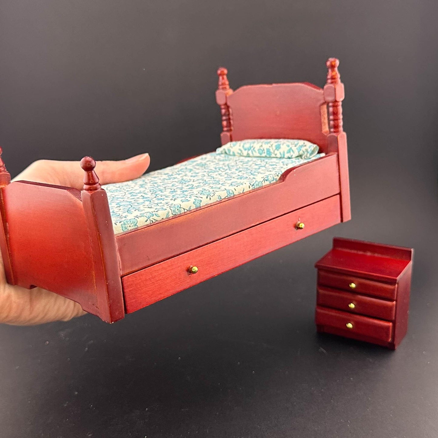 Victorian Miniature bedroom suite Economy 4pcs bed dresser bedstand mirror wardrobe 1:12 scale dollhouses miniature Mahogany wood