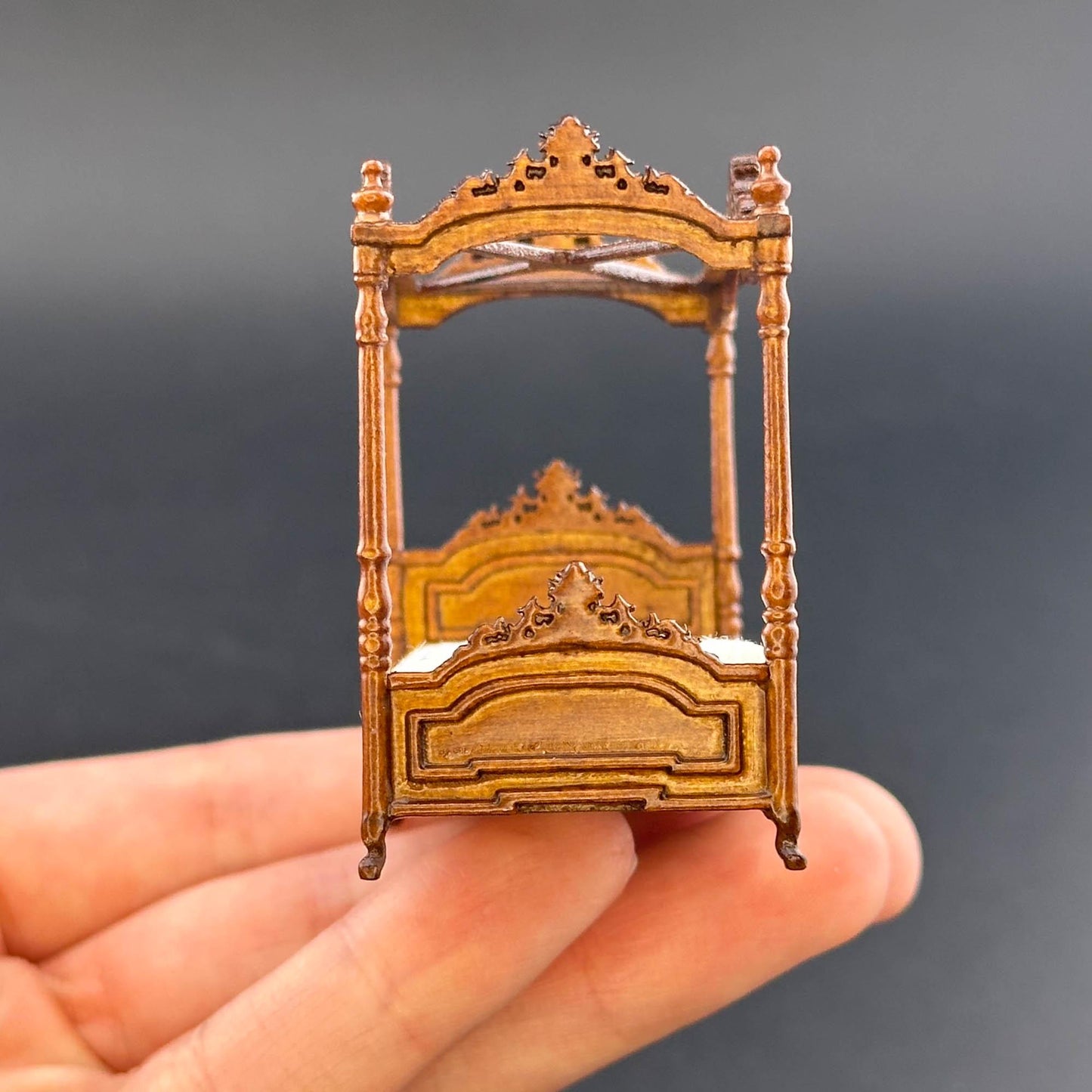 1:48 scale canopy bed handcrafted wood quarter scale WALNUT 1/48 Top Quality dollhouse miniature