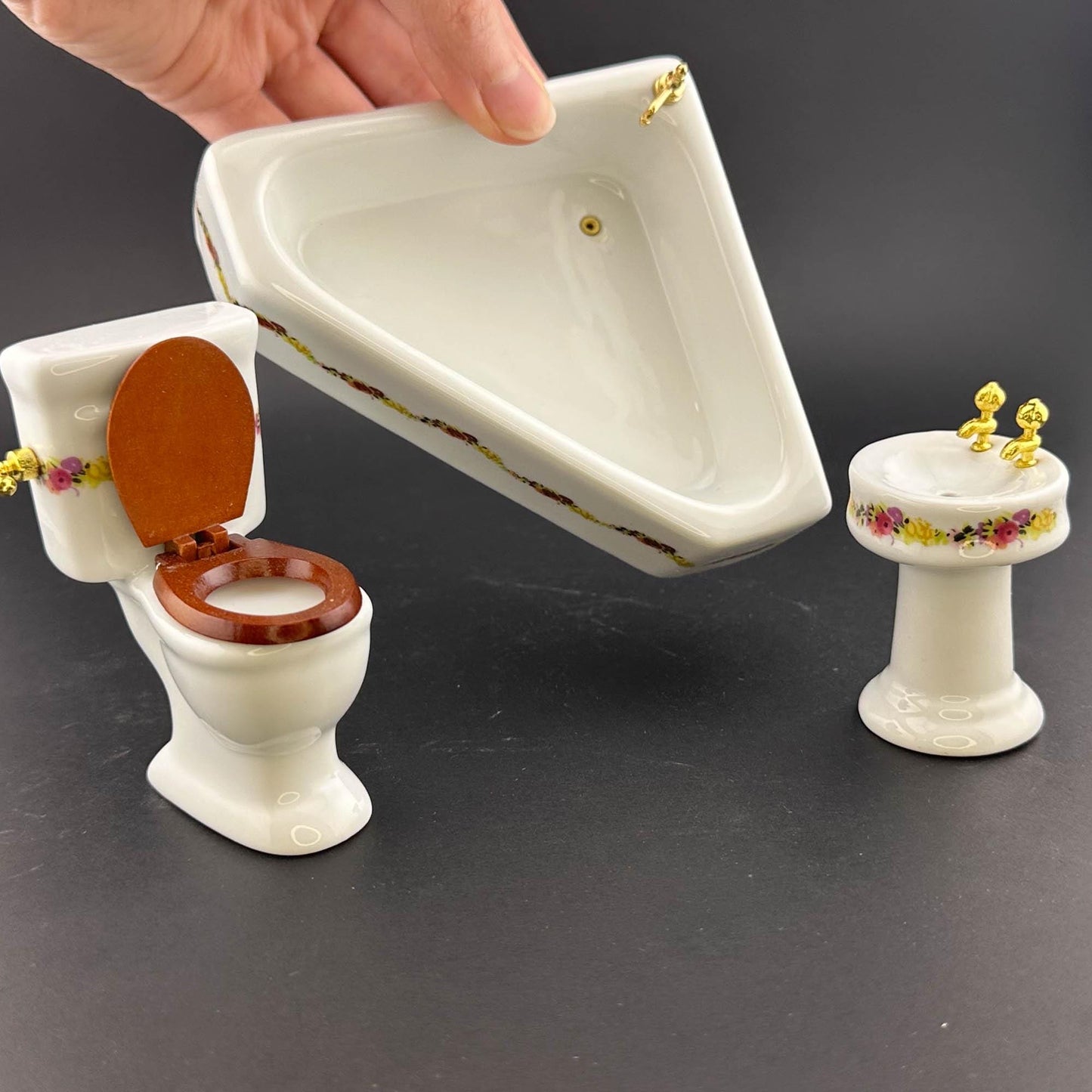 Dollhouse miniature White porcelain Floral Bathroom Set/3pcs in 1:12 scale Corner Bathtub, Sink, and Toilet