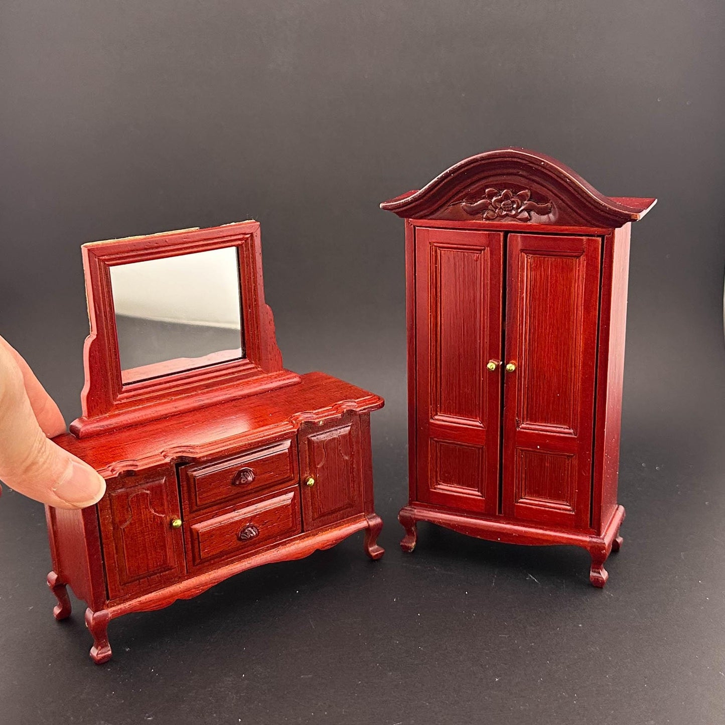 Victorian Miniature bedroom suite Economy 4pcs bed dresser bedstand mirror wardrobe 1:12 scale dollhouses miniature Mahogany wood