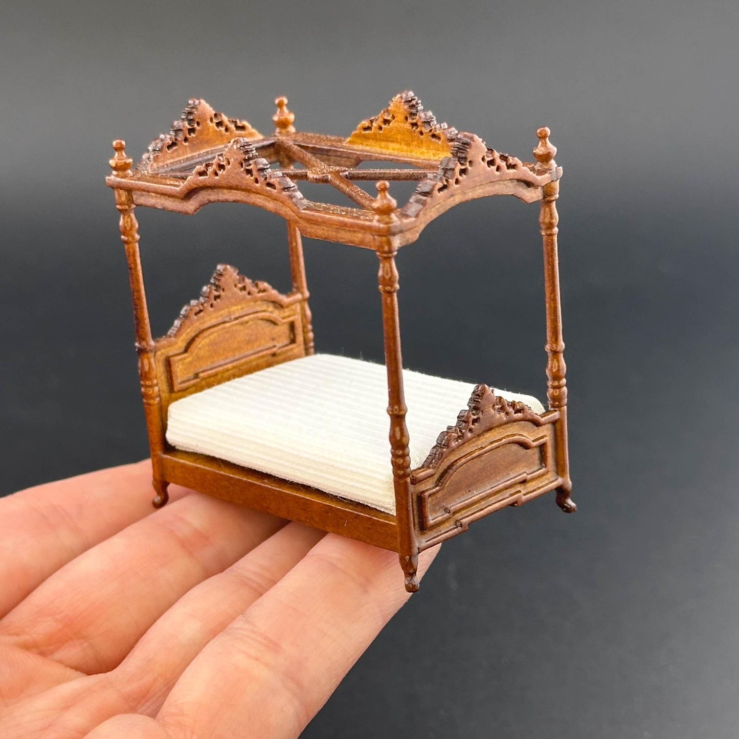 1:48 scale canopy bed handcrafted wood quarter scale WALNUT 1/48 Top Quality dollhouse miniature