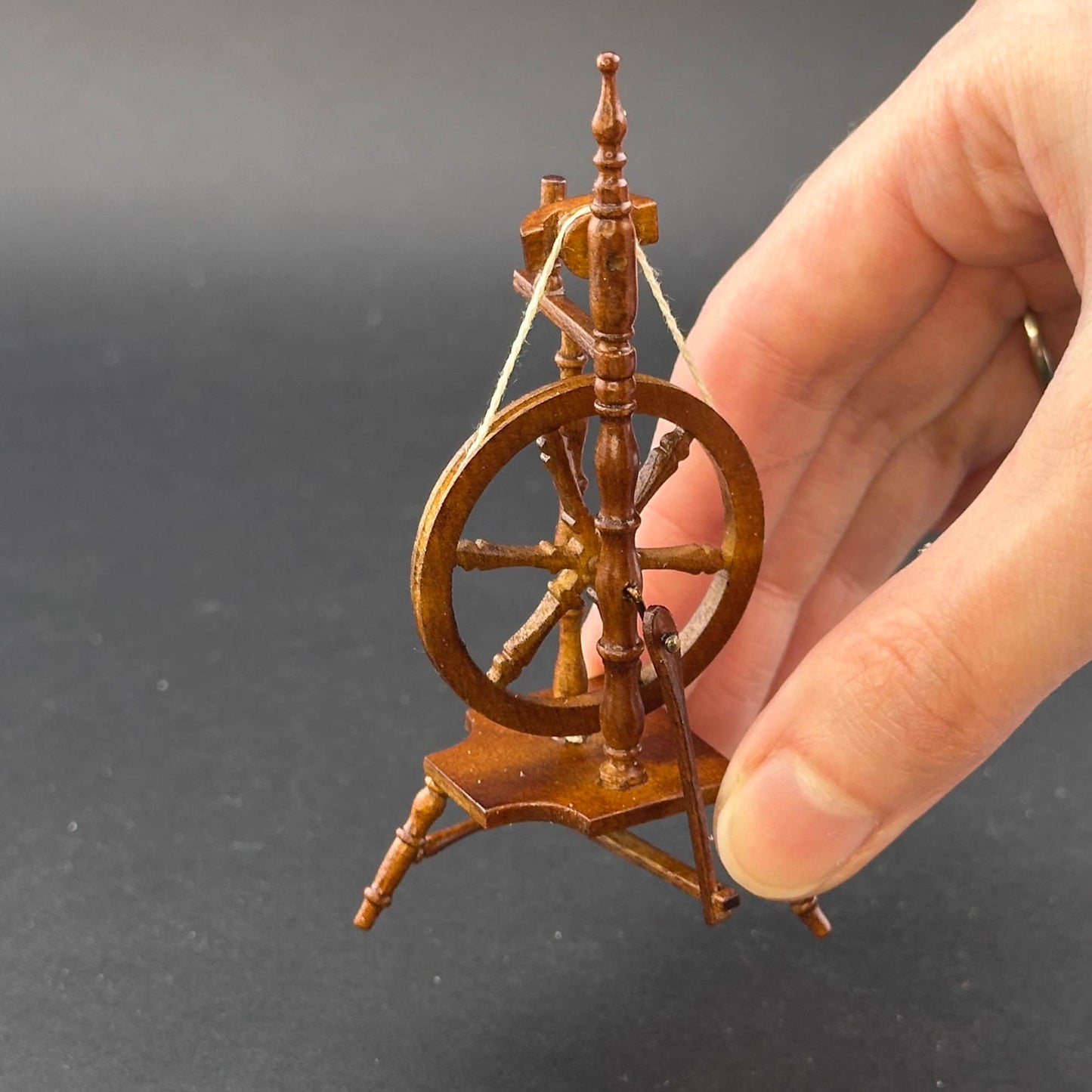Miniature Spinning Wheel Fine Quality for dollhouse miniature 1:12 sewing room wood handcrafted
