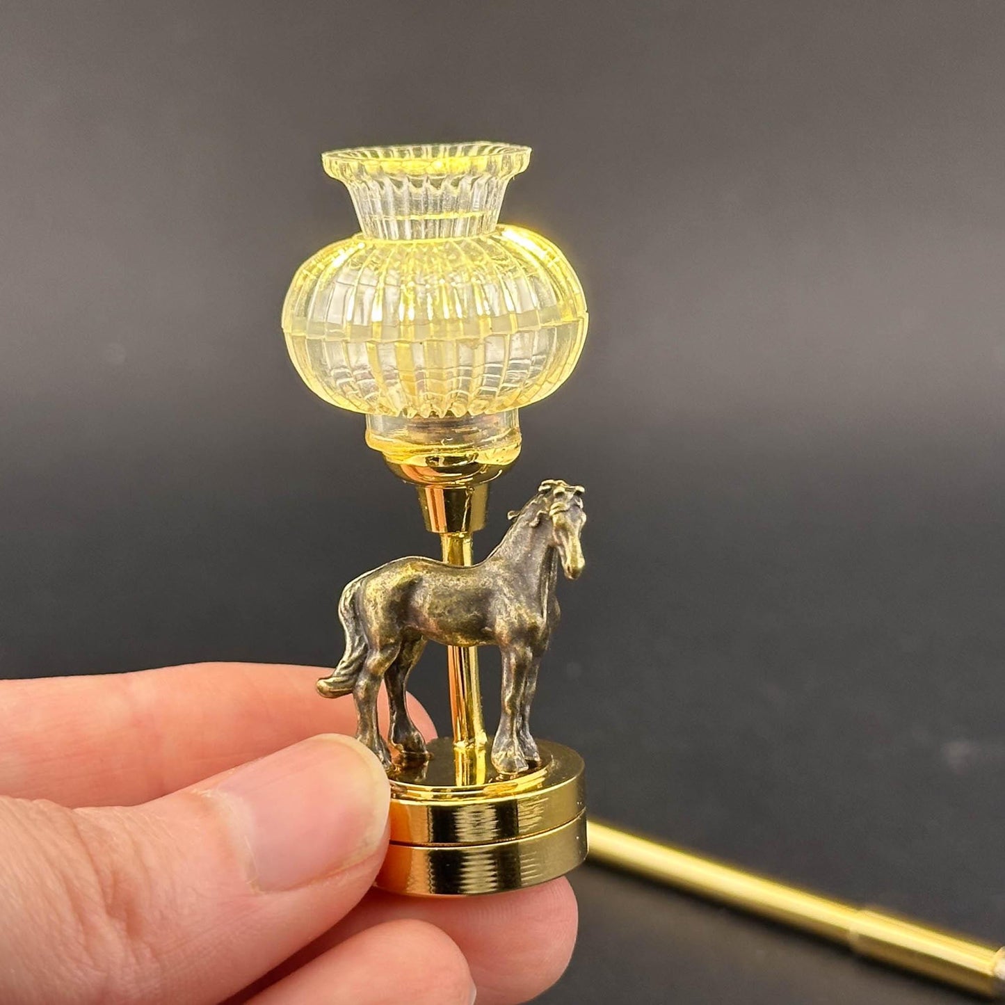 Miniature Touchless operation with Wand 1:12 table lamp LED for Dollhouse No-touch No-Switch Stick Horse table light