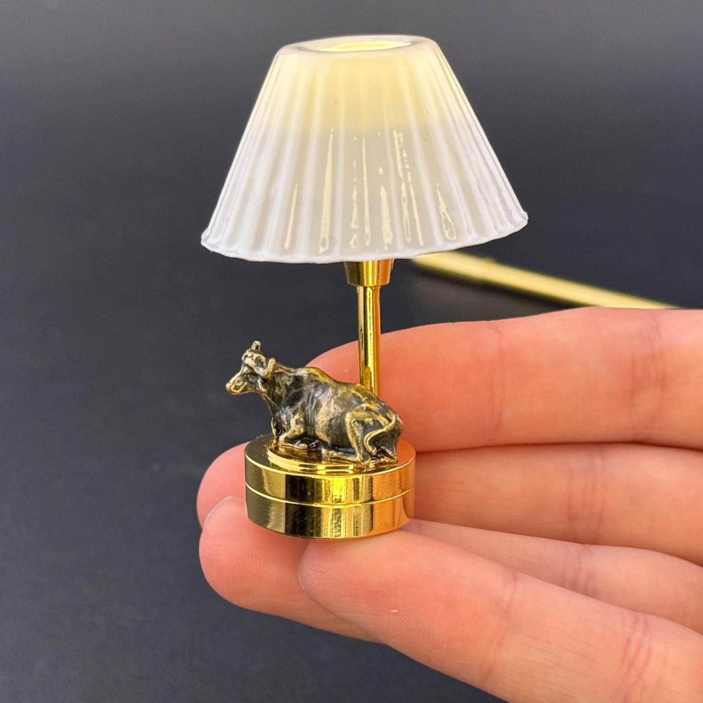 Miniature Touchless operation Wand 1:12 table lamp LED for Dollhouse No-touch No-Switch Stick Sitting Resting Crouching Ox Bull Table Lamp