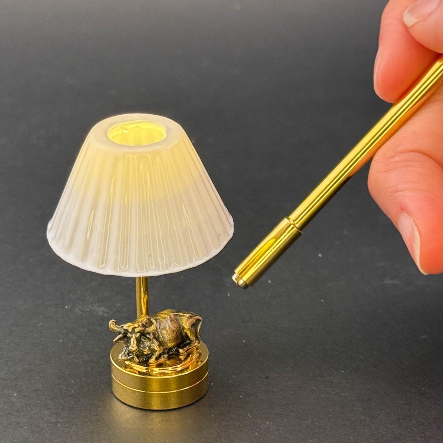 Miniature Touchless operation Wand 1:12 table lamp LED for Dollhouse No-touch No-Switch Stick Sitting Resting Crouching Ox Bull Table Lamp