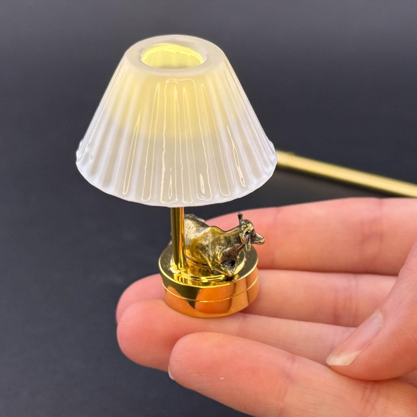 Miniature Touchless operation Wand 1:12 table lamp LED for Dollhouse No-touch No-Switch Stick Sitting Resting Crouching Ox Bull Table Lamp