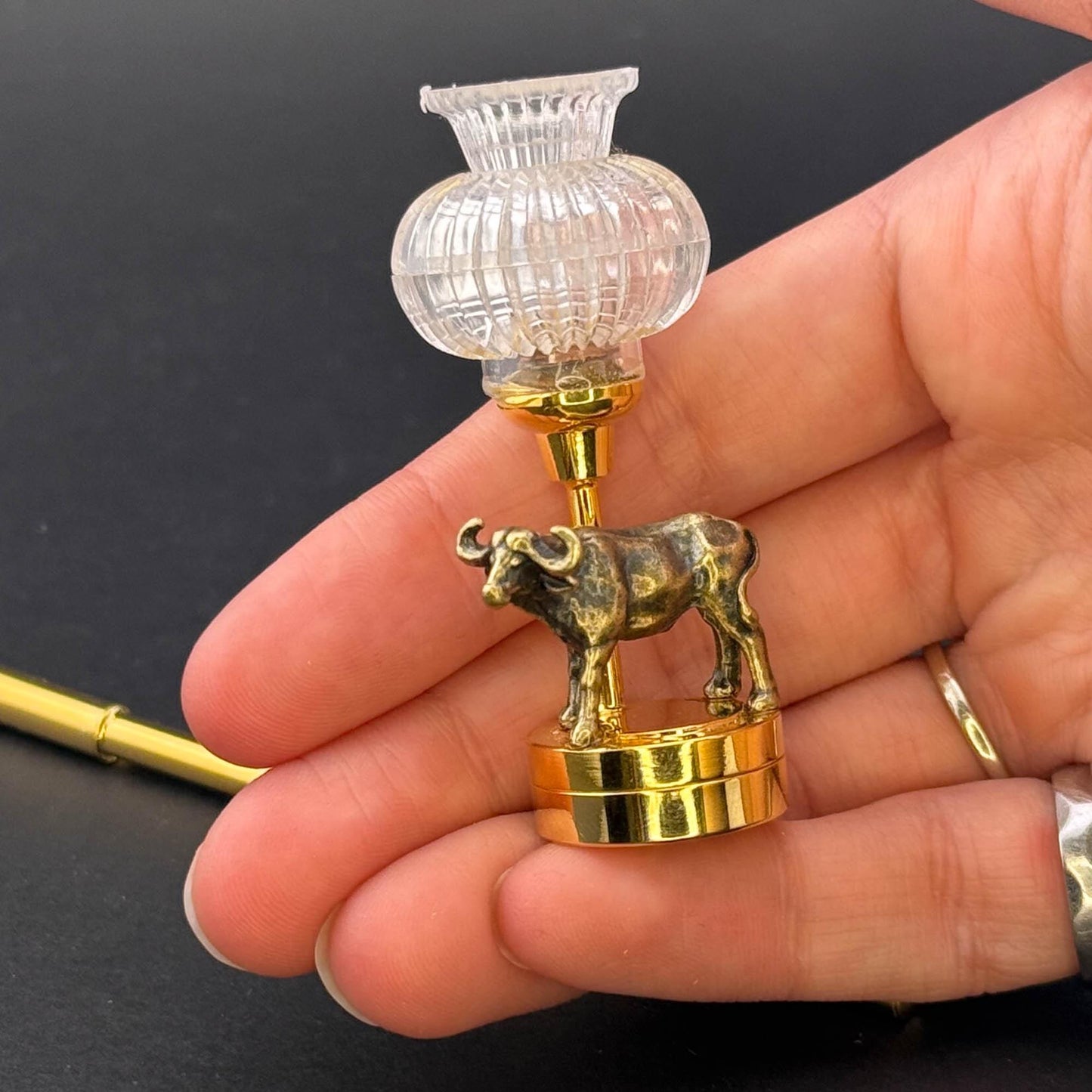 Miniature Touchless operation with Wand 1:12 table lamp LED for Dollhouse No-touch No-Switch Stick Standing Bull Ox Table Lamp
