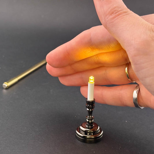 Miniature Touchless operation with Wand  1:12 table lamp LED for Dollhouse No-touch No-Switch Black candlestick