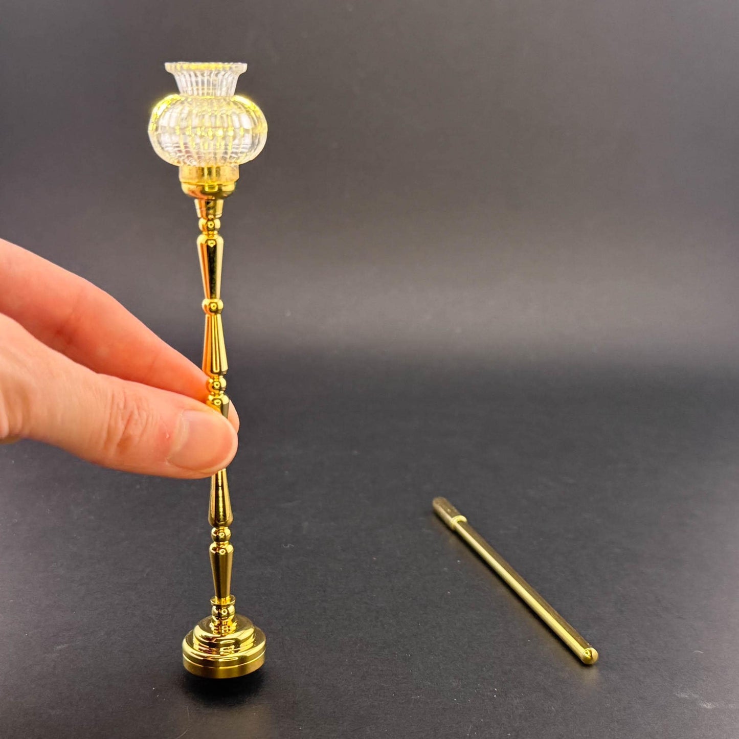 Miniature Touchless operation with Wand 1:12 table lamp LED for Dollhouse No-touch No-Switch Floor light with crown top
