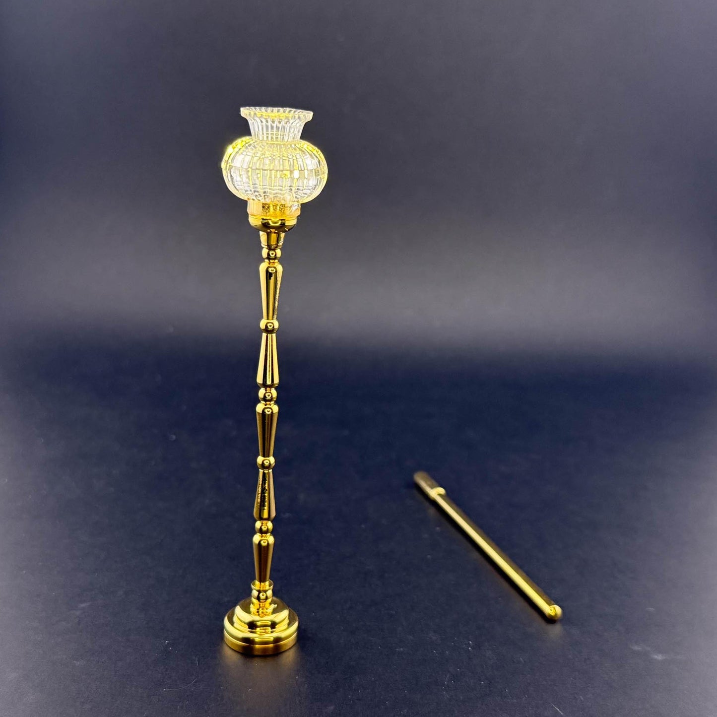 Miniature Touchless operation with Wand 1:12 table lamp LED for Dollhouse No-touch No-Switch Floor light with crown top