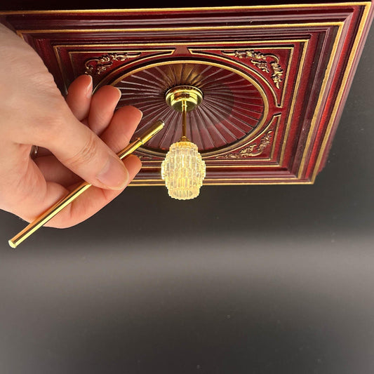 Miniatur-Deckenlampe aus Messing, berührungslose Bedienung mit Stab, klarem langem Schirm, LED-Licht im Maßstab 1:12 für Puppenhaus, berührungslos, ohne Schalter, gestuft