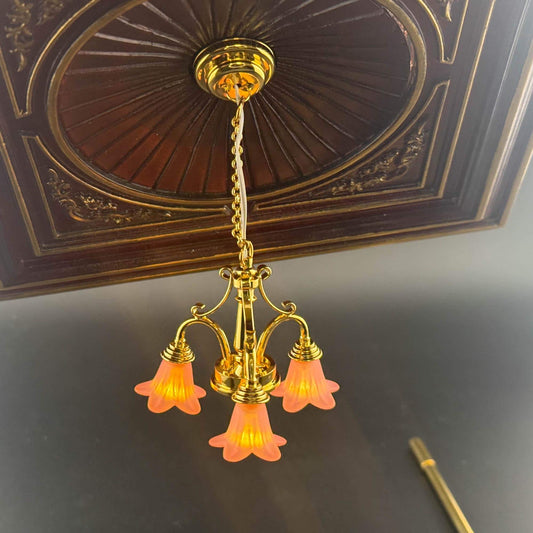 Miniatur-Messinglampe, berührungslose Bedienung mit Zauberstab, ROSA Tulpen, 3-armiger Kronleuchter, LED-Licht, Maßstab 1:12, für Puppenhaus, berührungslos, ohne Schalter