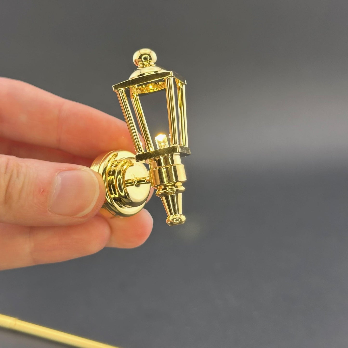 Miniature Touchless operation with Wand 1:12 Victorian classic brass Carriage lamp light Sconce outdoor LED Dollhouse No-touch No-Switch