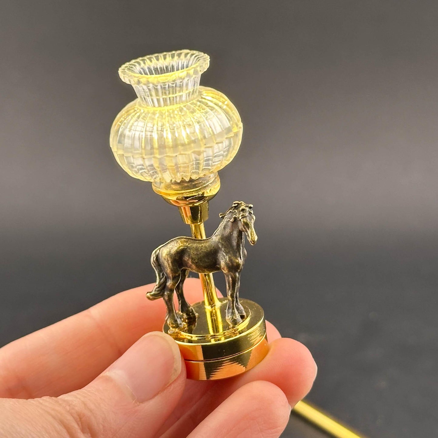 Miniature Touchless operation with Wand 1:12 table lamp LED for Dollhouse No-touch No-Switch Stick Horse table light