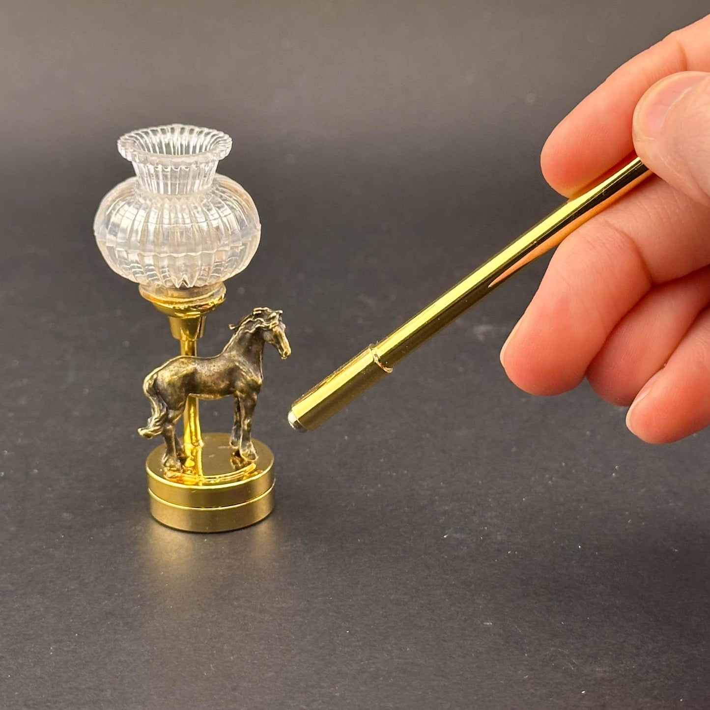 Miniature Touchless operation with Wand 1:12 table lamp LED for Dollhouse No-touch No-Switch Stick Horse table light