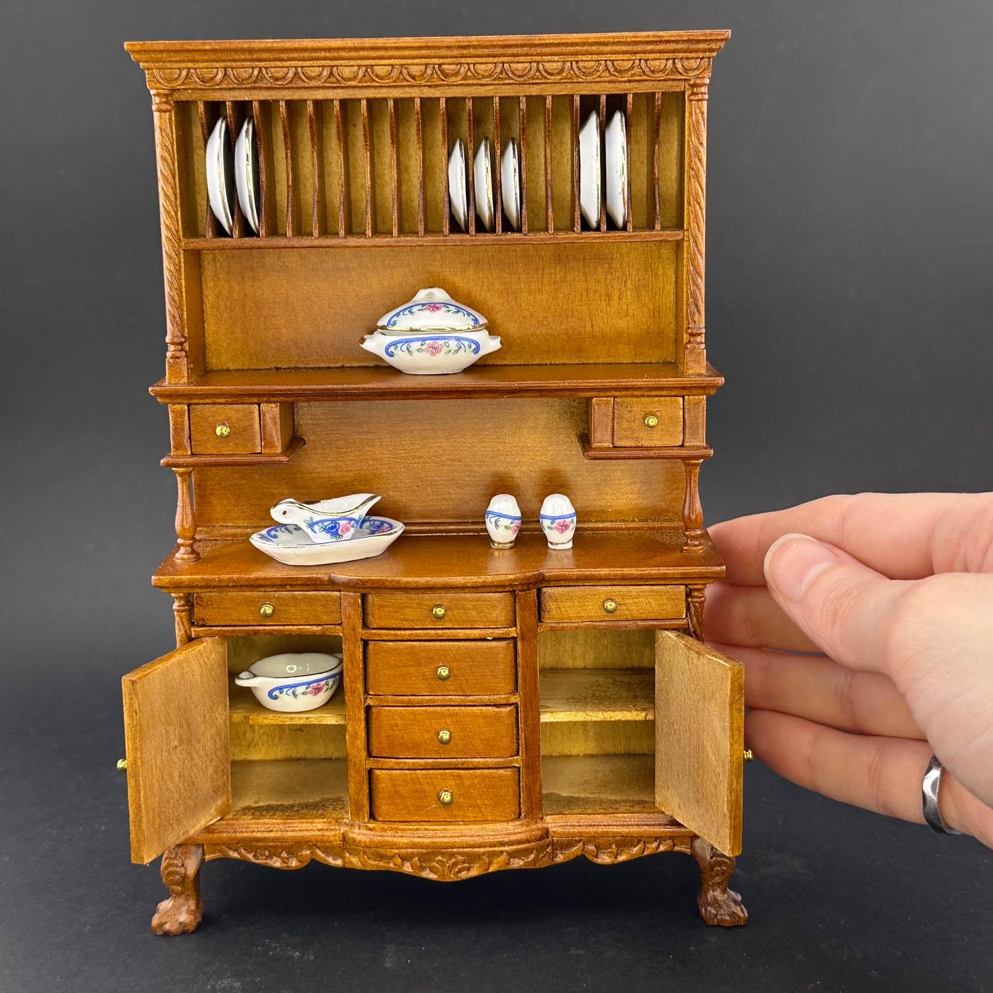 Fine Quality ornate Buffet and Hutch 1:12 scale for dollhouse miniature Y2064WN