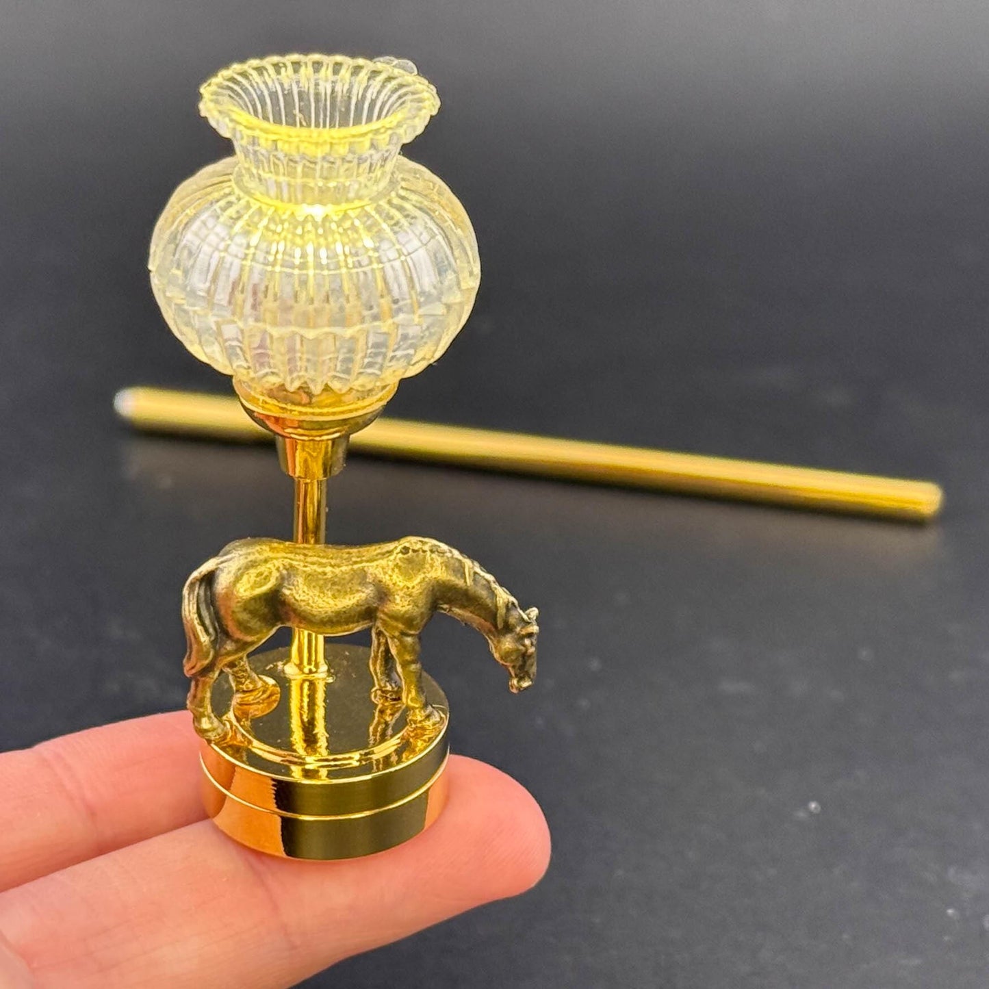 Miniature Touchless operation with Wand 1:12 table lamp LED for Dollhouse No-touch No-Switch Stick Horse Eating Table Lamp