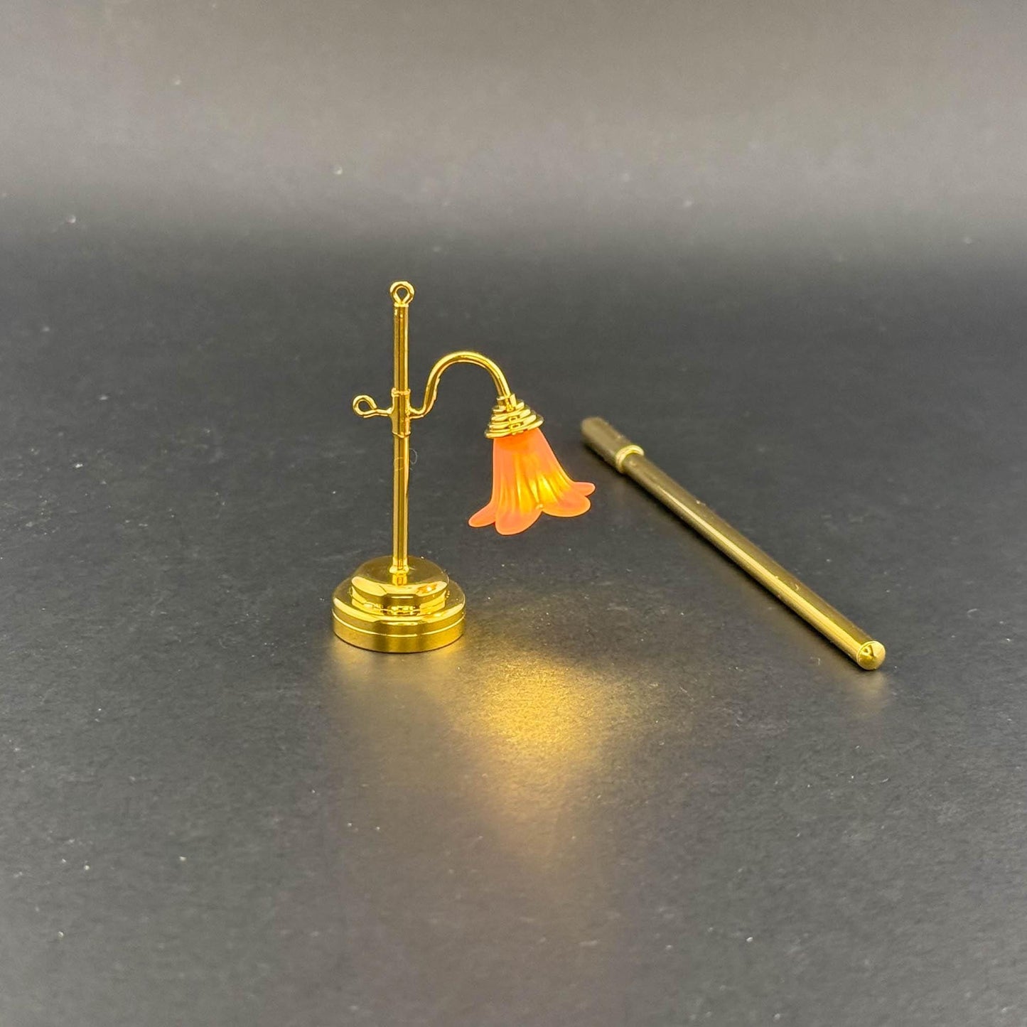 Miniature Touchless operation with Wand 1:12 table lamp LED for Dollhouse No-touch No-Switch pink tulip dest table light