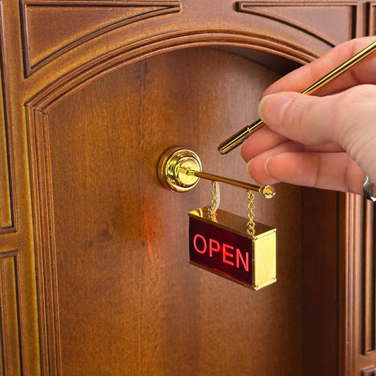 Miniatur-Berührungslose Bedienung mit Zauberstab 1:12 Messing offene Schildlampe LED-Licht Puppenhaus No-Touch No-Switch Stick Fairy Magic