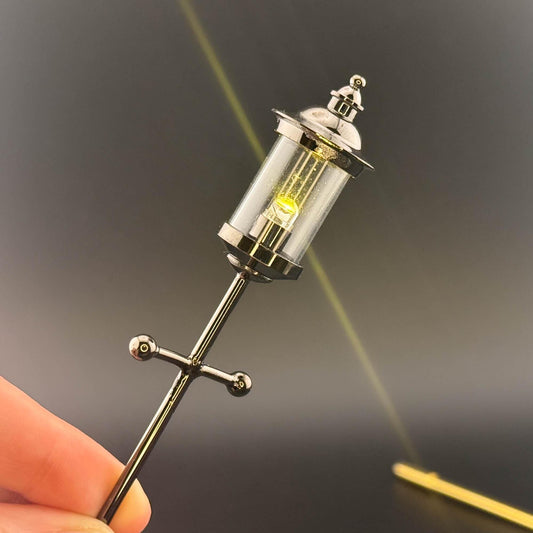 Lampe miniature en forme de cage à oiseaux à l'échelle 1:12 – 20 cm de hauteur, noir bronze, capteur sans contact avec baguette, éclairage de jardin et de rue pour maison de poupée