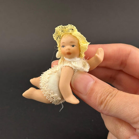 1:12 Scale Crawling Porcelain Baby miniature Doll