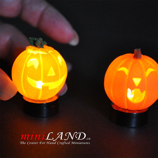 Lampe LED à piles lumineuse citrouille d'Halloween pour maison de poupée miniature 1:12 avec interrupteur marche/arrêt HOP05