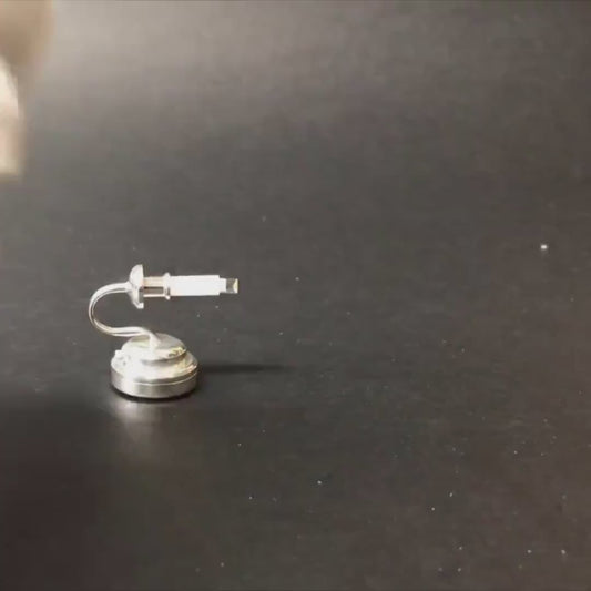 Applique murale simple argentée à LED super brillante avec interrupteur marche/arrêt pour miniatures de maison de poupée à l'échelle 1:12