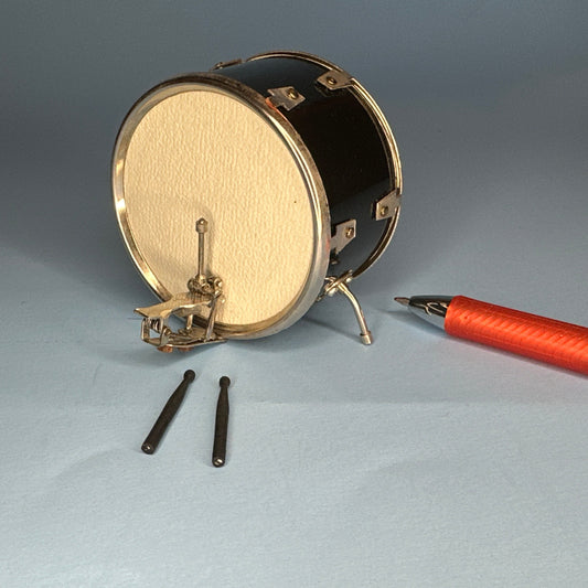 Miniature Jazz Band Bass Drum with Drumsticks – 1:12 Scale
