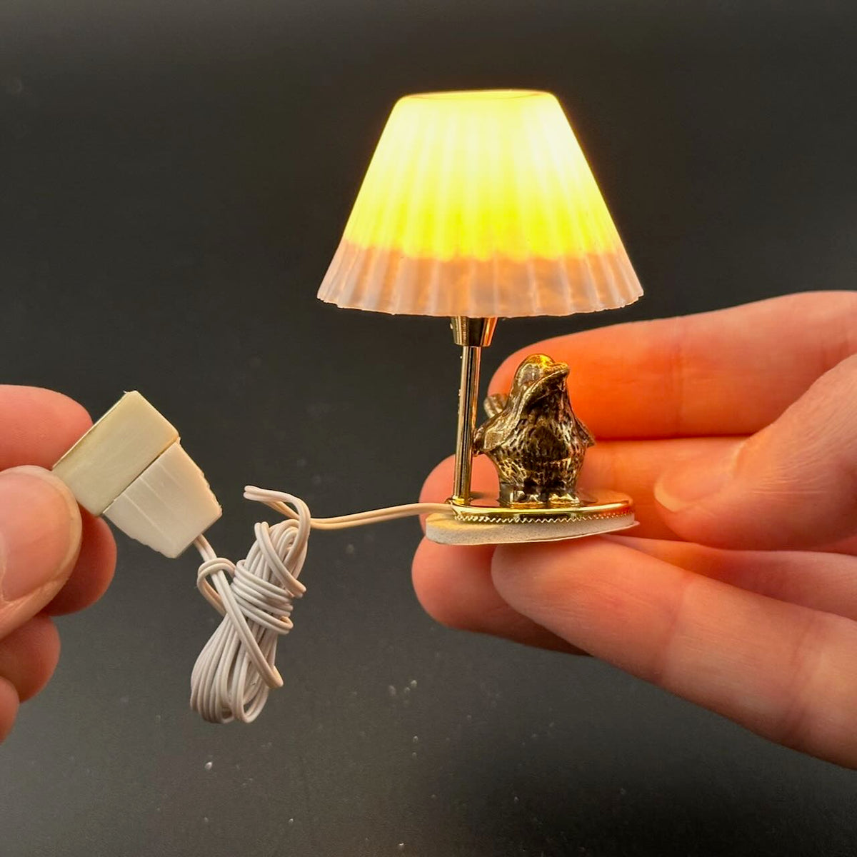 Lampe de plafond tulipe 12 V, vente de liquidation, miniature pour maison de poupée 1:12