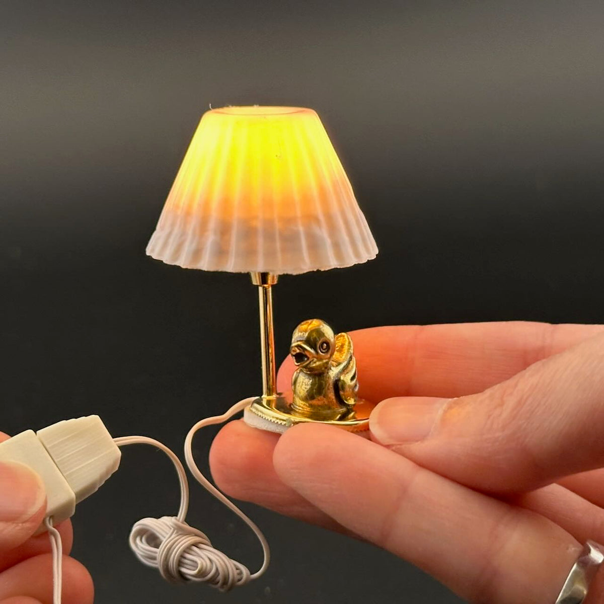 Abverkauf Tulpen-Deckenlampe 12V Puppenhaus Miniatur 1:12 Licht