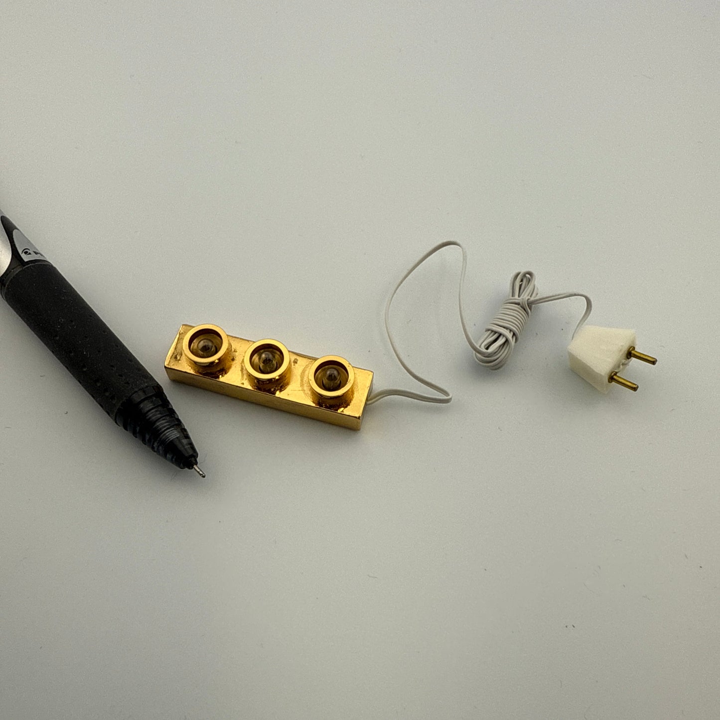 Dollhouse miniature Scale Model Bar 12V Light