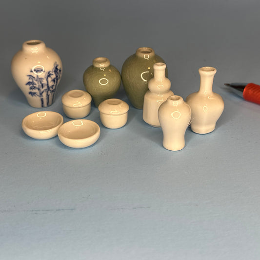 Miniature Dollhouse Pot and Plate Set – 10 Pieces for 1:12 Scale