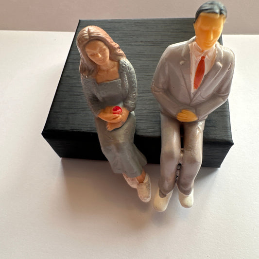 1:24 Scale Miniature Couple – Gray Attire