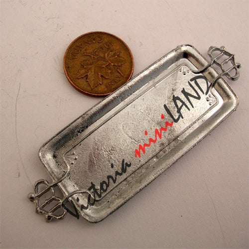 Plateau de service victorien 6,3 cm de long, miniature en métal brut à faire soi-même pour maison de poupée. À faire soi-même.