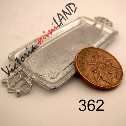 Plateau de service victorien 6,3 cm de long, miniature en métal brut à faire soi-même pour maison de poupée. À faire soi-même.